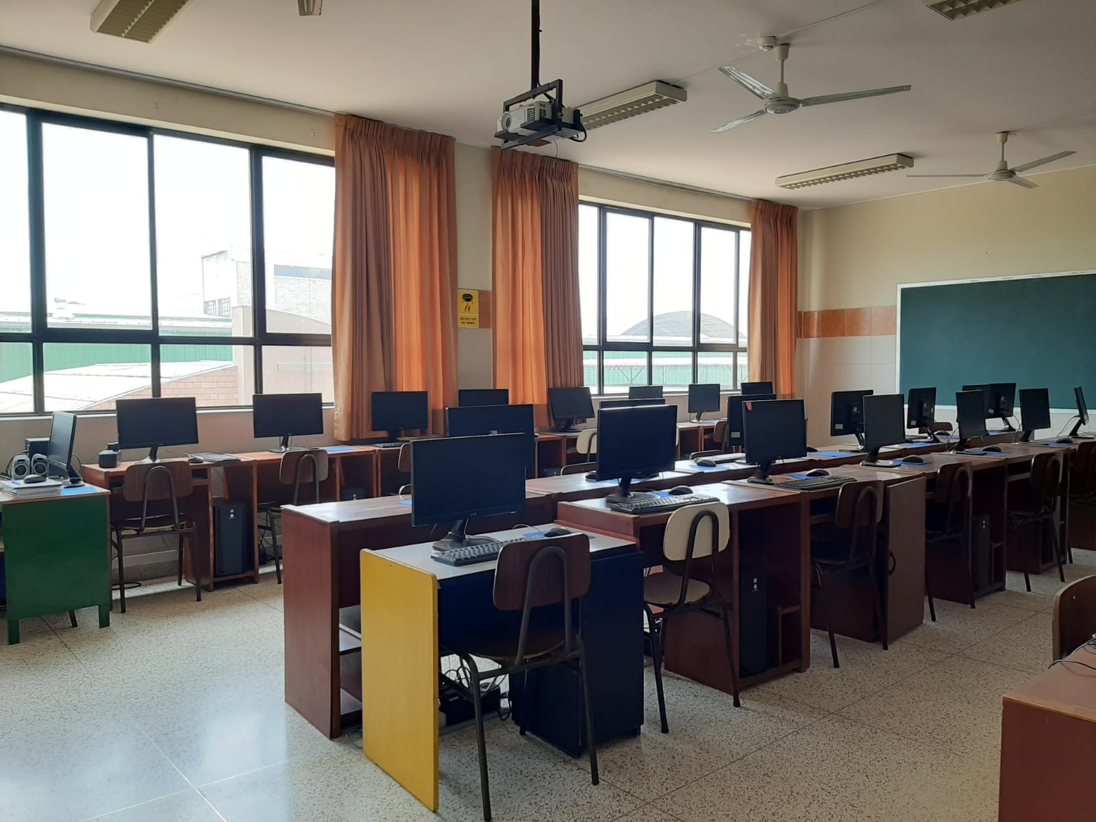 Laboratorio de informática - Secundaria